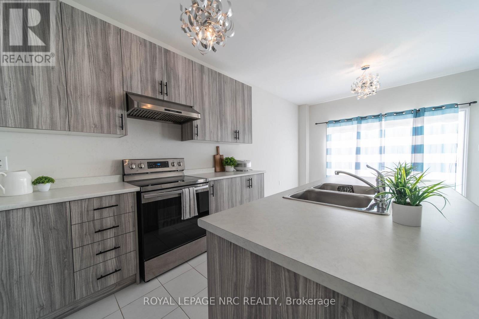 97 Tumblewood Place, Welland, Ontario  L3B 0J3 - Photo 7 - X13750372