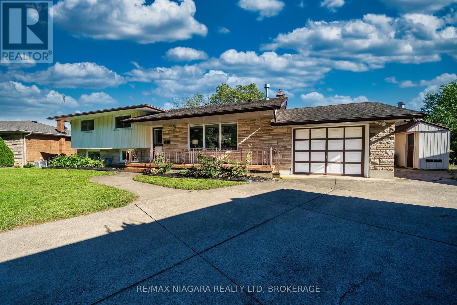8 Fernwood Terrace, St. Catharines, Ontario  L2T 3W5 - Photo 2 - X13750490