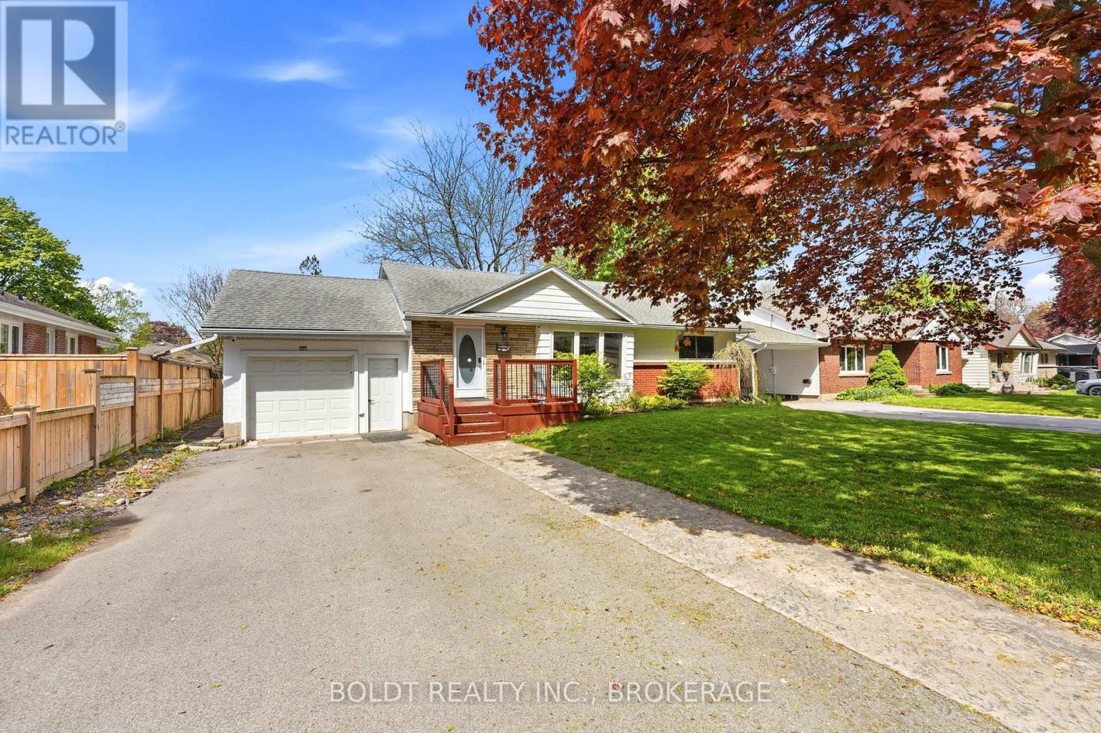 23 Woodelm Drive, St. Catharines, Ontario  L2M 4N5 - Photo 2 - X13750640