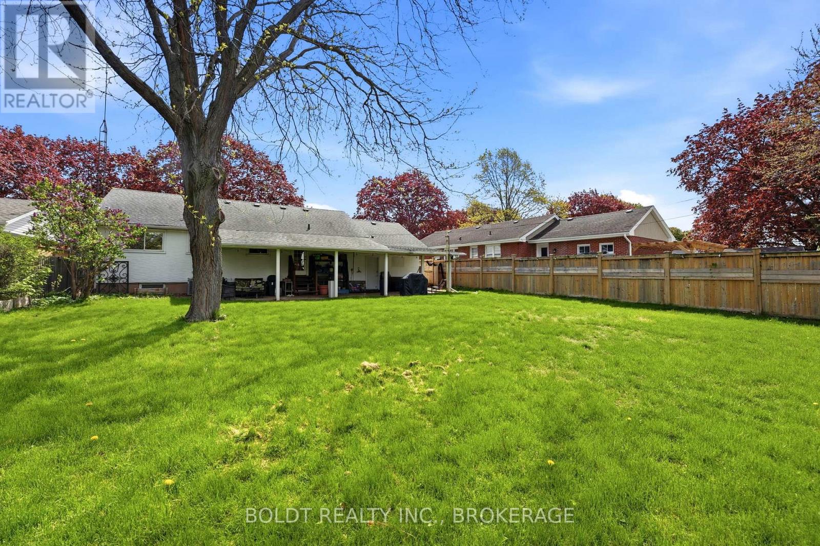 23 Woodelm Drive, St. Catharines, Ontario  L2M 4N5 - Photo 23 - X13750640