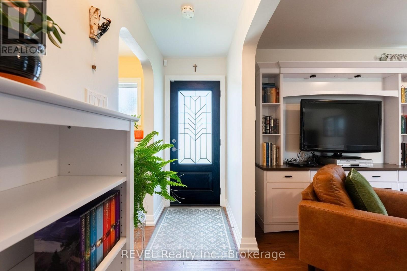 5682 Hanan Avenue, Niagara Falls, Ontario  L2G 4E6 - Photo 5 - X13751474