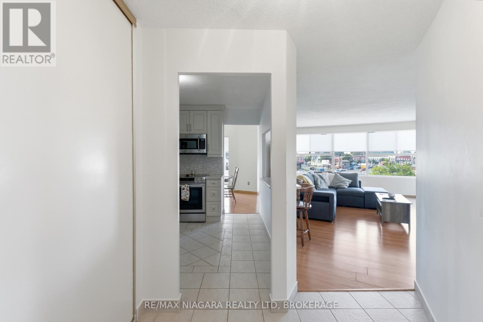 411 - 7 Gale Crescent, St. Catharines, Ontario  L2R 7M8 - Photo 5 - X13753054