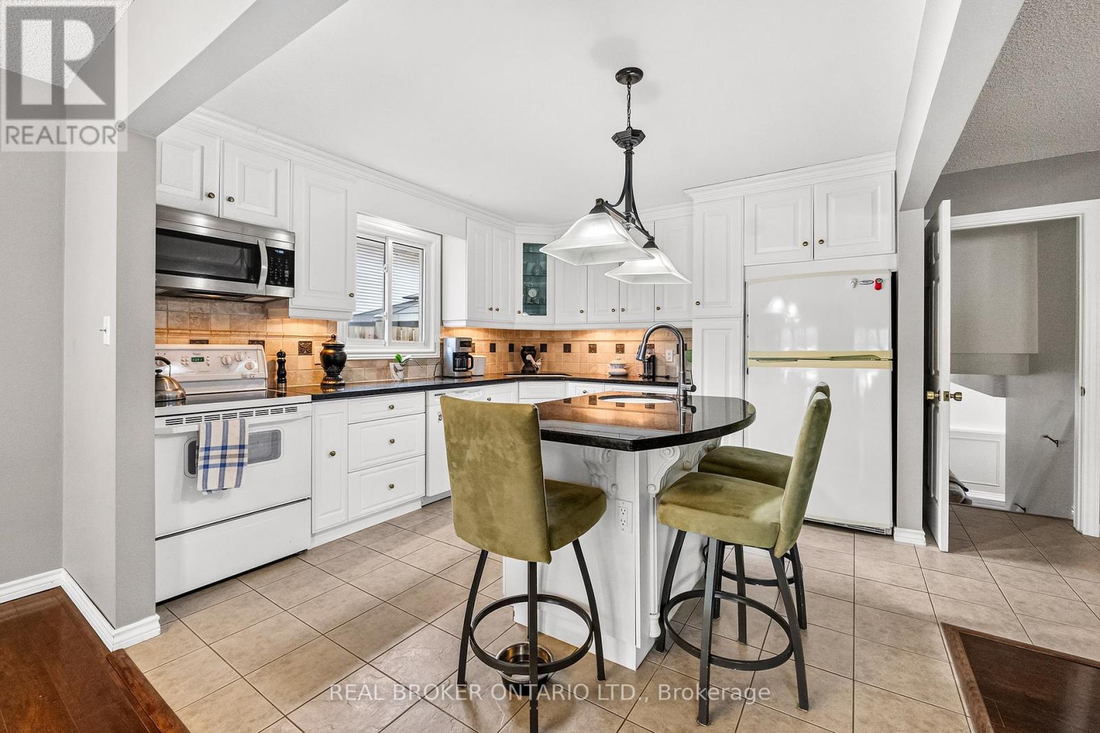 128 Melissa Crescent, Welland, Ontario  L3C 6N9 - Photo 3 - X13753356