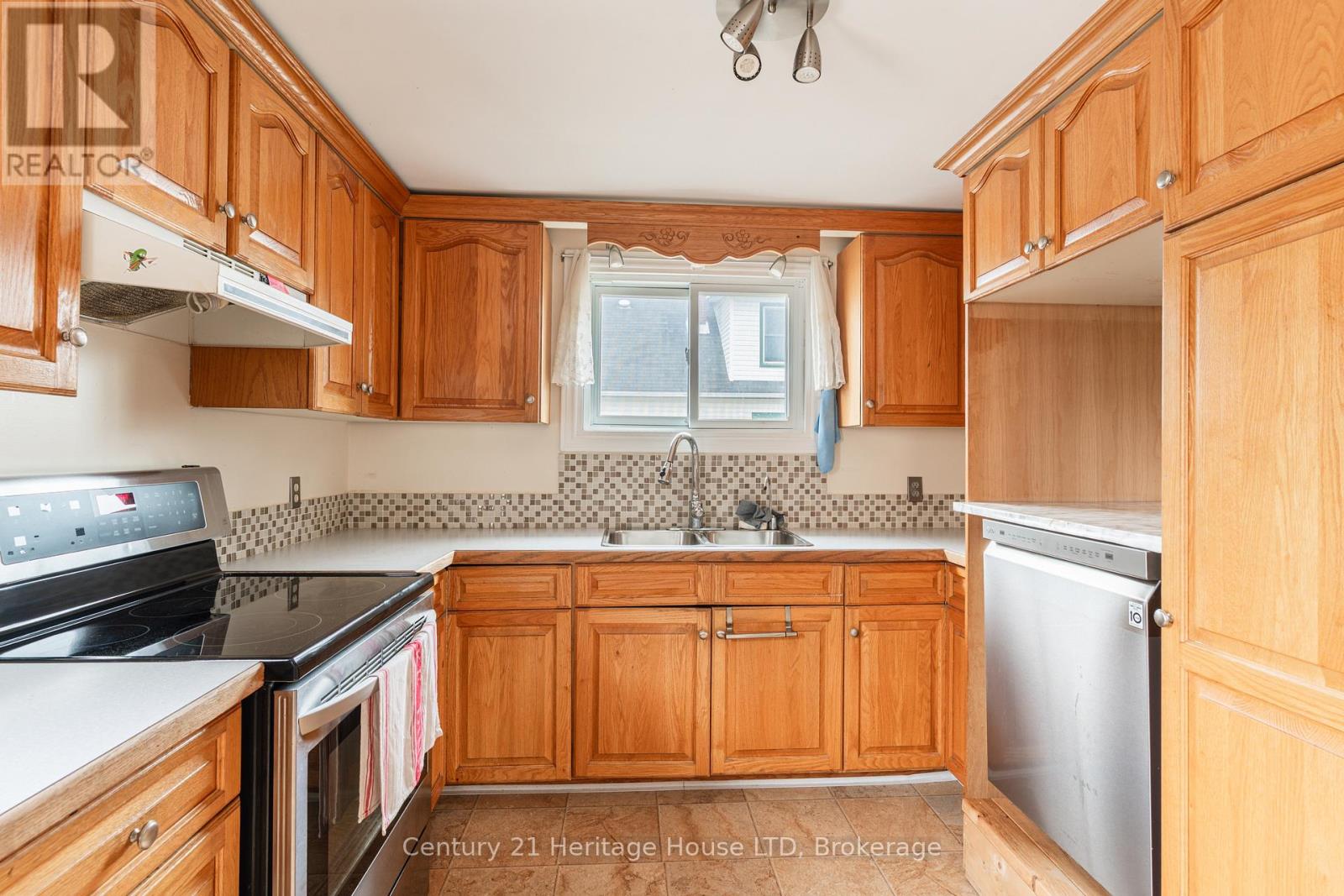 19 Santone Avenue, Welland, Ontario  L3C 2J5 - Photo 10 - X13753368