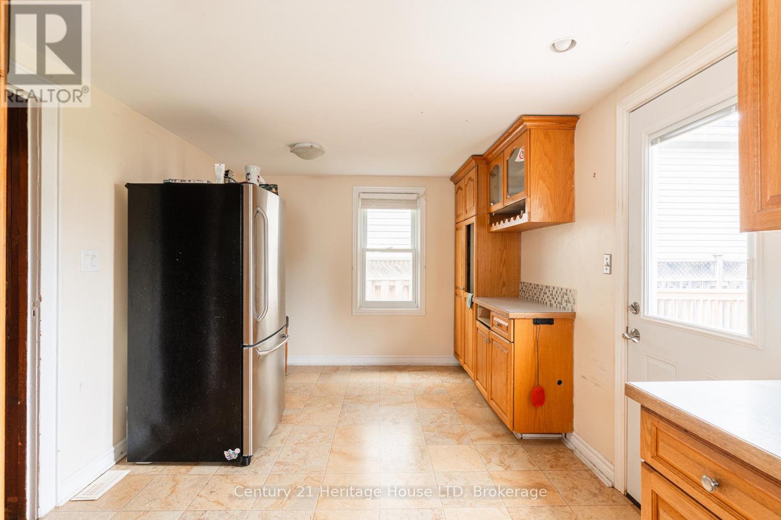 19 Santone Avenue, Welland, Ontario  L3C 2J5 - Photo 11 - X13753368