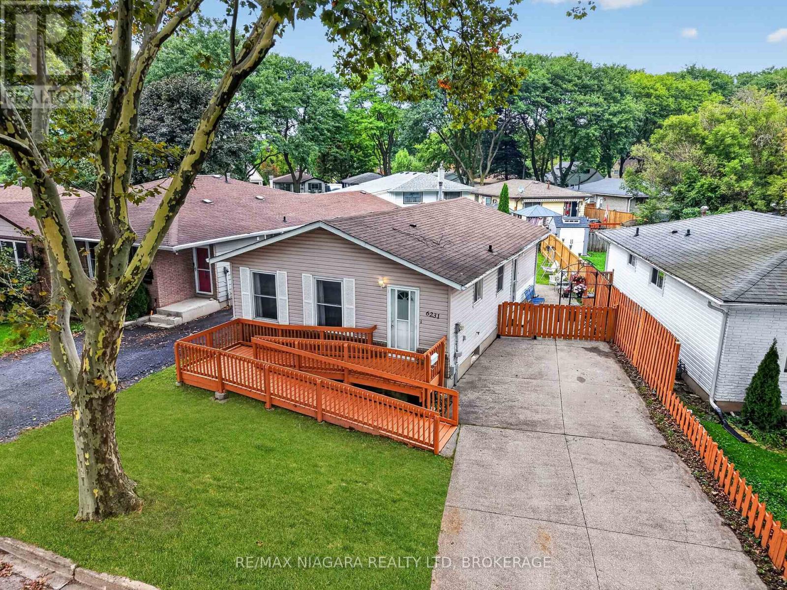 6231 Johnson Drive, Niagara Falls, Ontario  L2J 3J6 - Photo 1 - X13754192