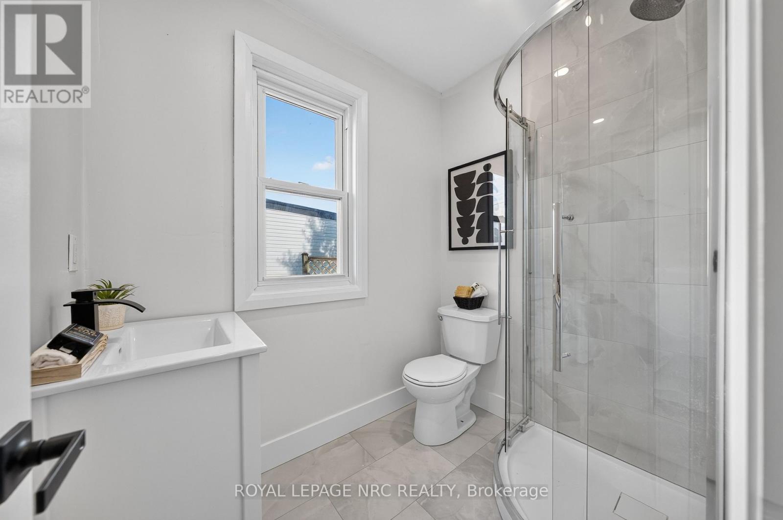 12 Admiral Road, St. Catharines, Ontario  L2P 1G5 - Photo 27 - X13755968