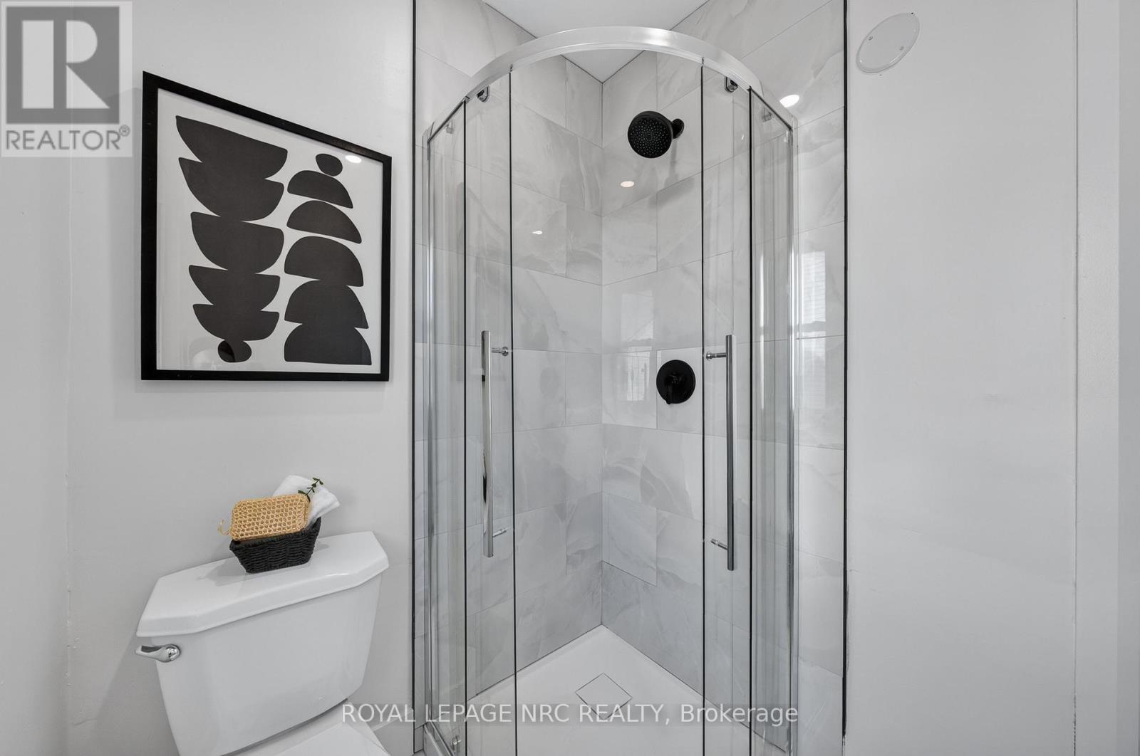 12 Admiral Road, St. Catharines, Ontario  L2P 1G5 - Photo 28 - X13755968