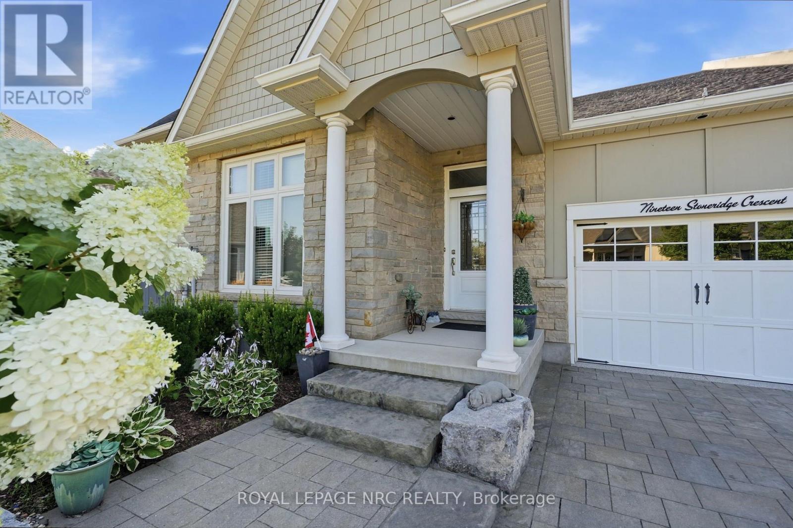 19 Stoneridge Crescent, Niagara-On-The-Lake, Ontario  L0S 1J1 - Photo 4 - X13756054