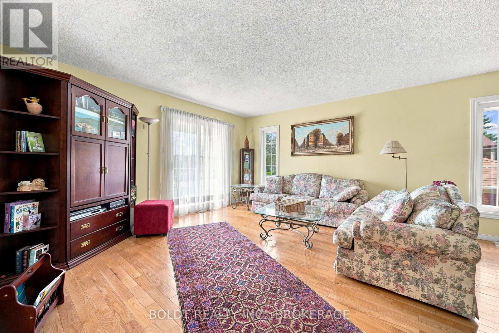 233 Fruitland Road, Hamilton, Ontario  L8E 5J8 - Photo 3 - X13757028