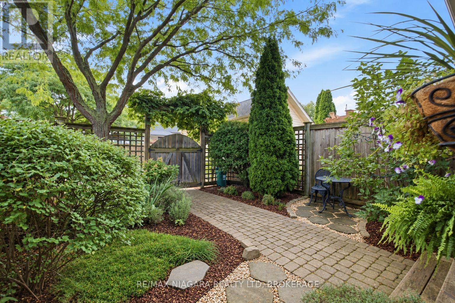 25 Balmoral Drive, Niagara-On-The-Lake, Ontario  L0S 1J0 - Photo 3 - X13757140
