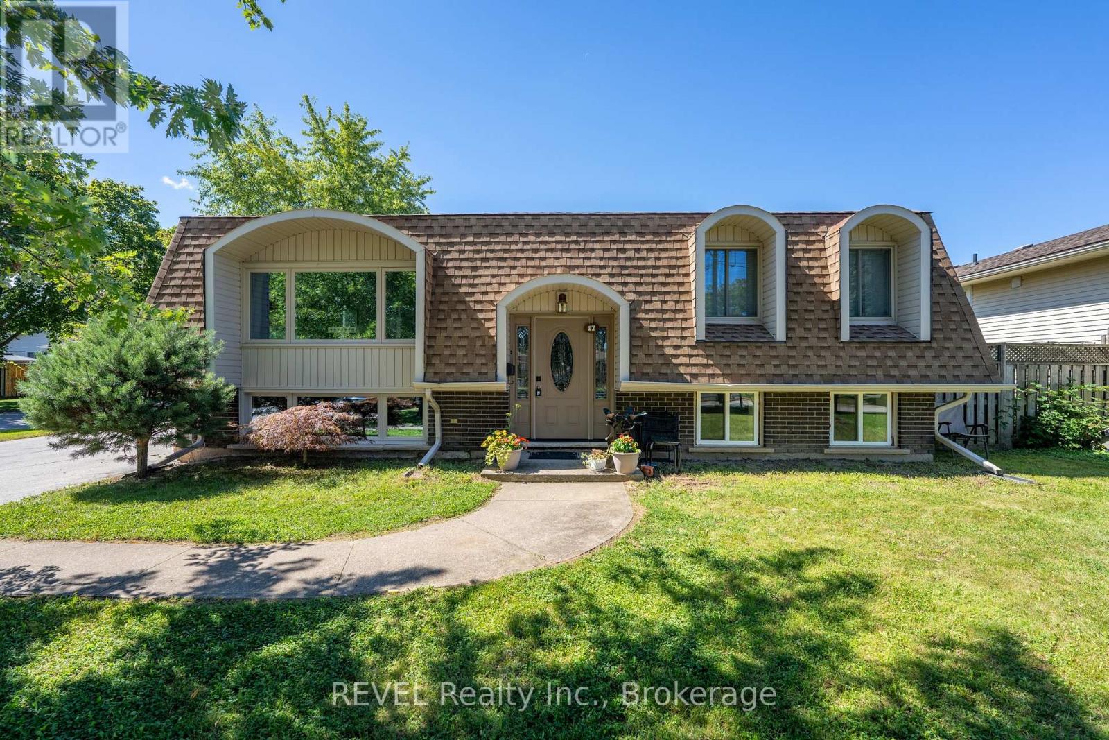 17 Ramsey Street, St. Catharines, Ontario  L2N 2K3 - Photo 1 - X13758180