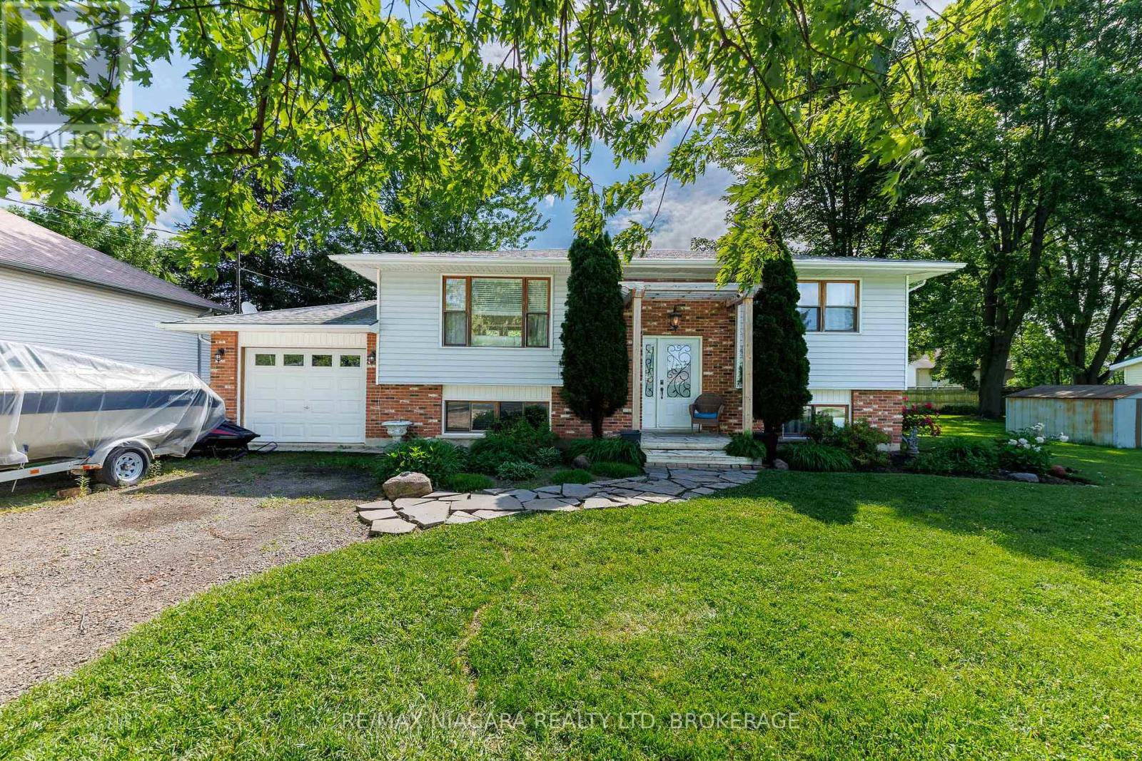 88 Pleasant Avenue N, Fort Erie, Ontario  L0S 1N0 - Photo 1 - X13758384