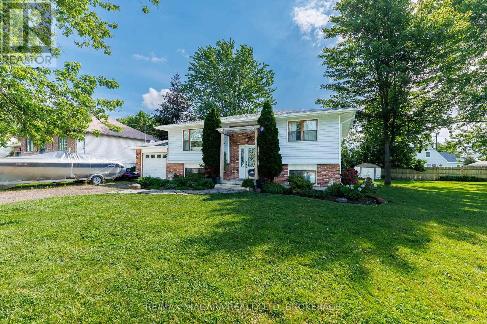 88 Pleasant Avenue N, Fort Erie, Ontario  L0S 1N0 - Photo 3 - X13758384