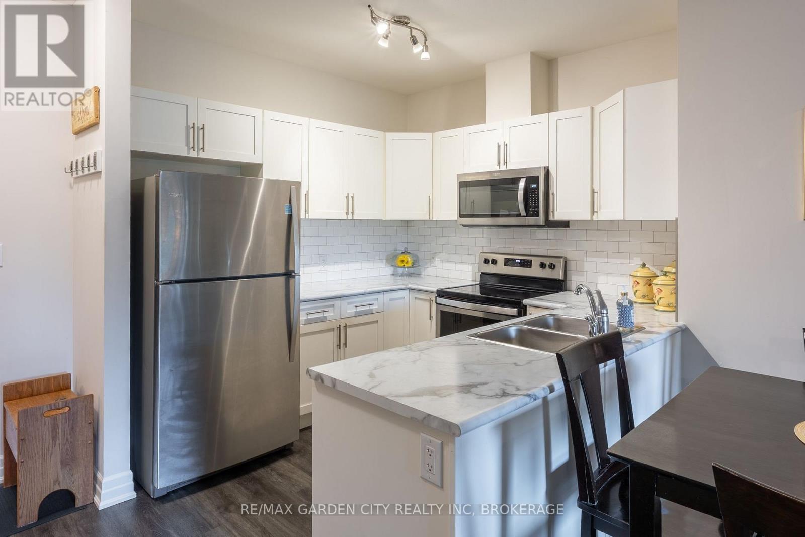 303 - 212 Lakeport Road, St. Catharines, Ontario  L2N 0B4 - Photo 4 - X13758452