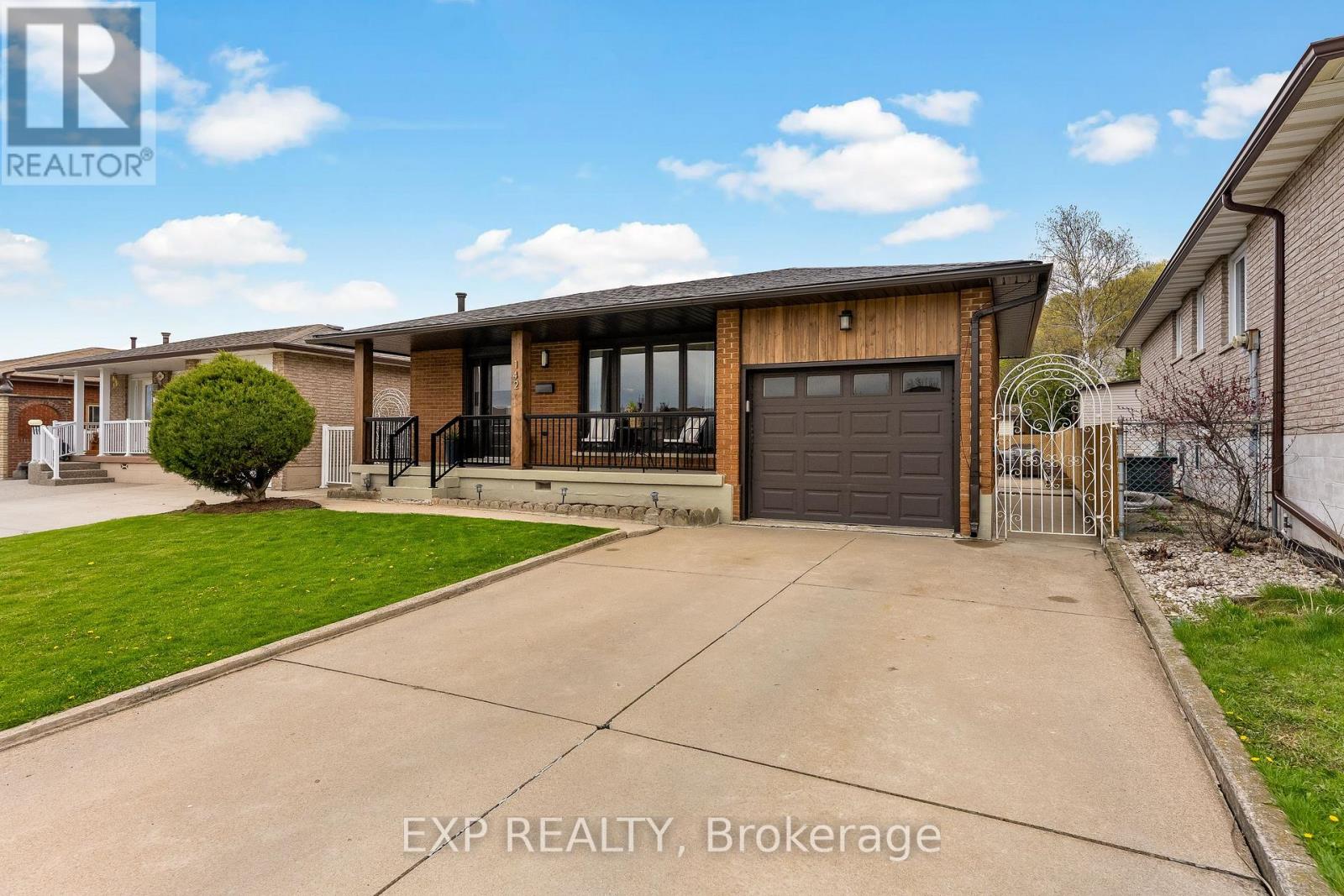 142 Marcella Crescent, Hamilton, Ontario  L8K 6G3 - Photo 1 - X13759114