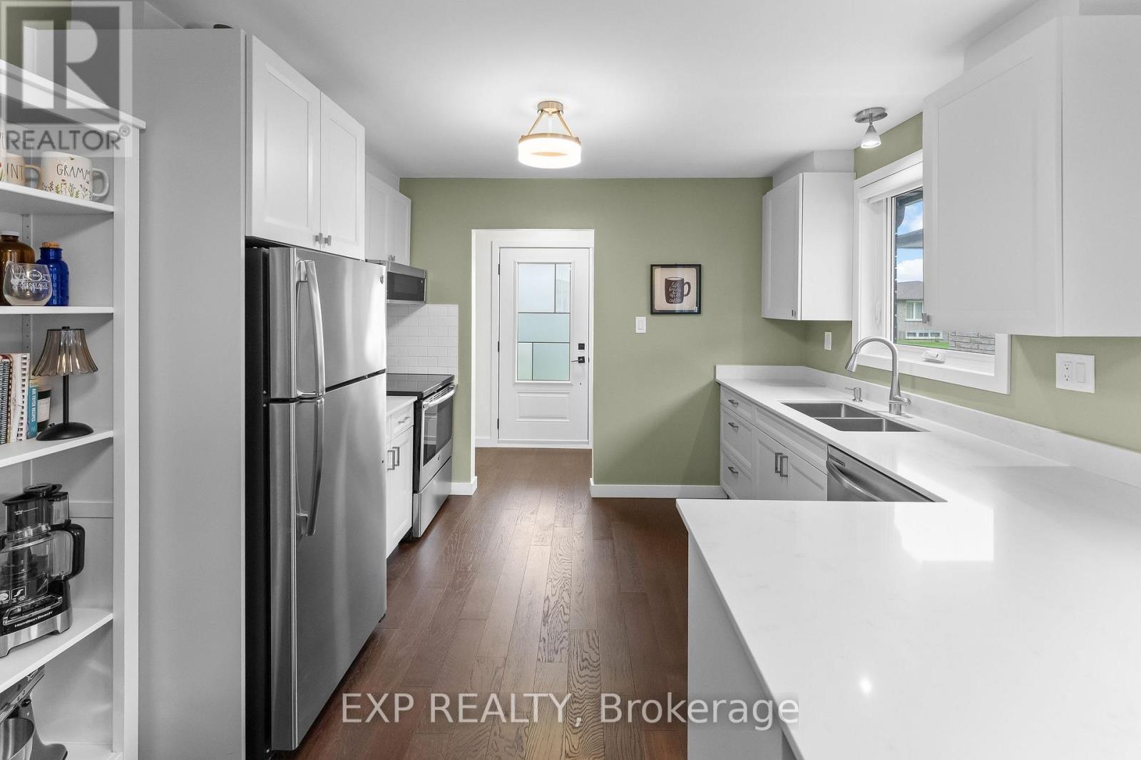 142 Marcella Crescent, Hamilton, Ontario  L8K 6G3 - Photo 7 - X13759114