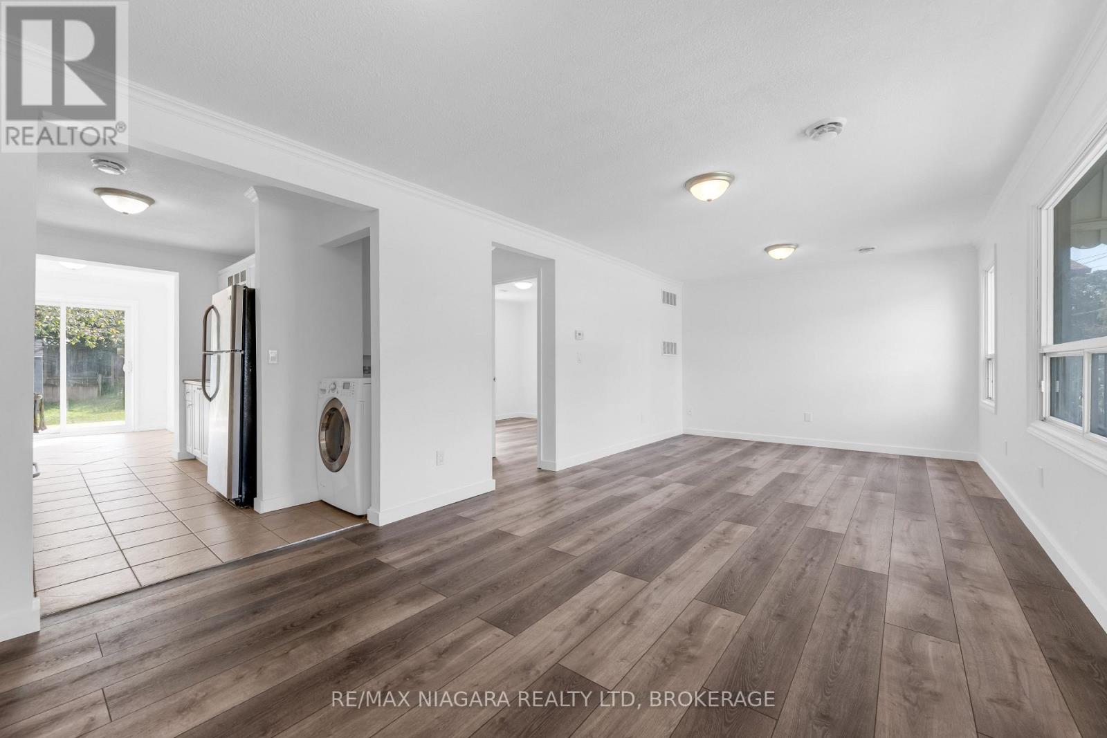 5416 Hamilton Street, Niagara Falls, Ontario  L2E 2W6 - Photo 4 - X13760210