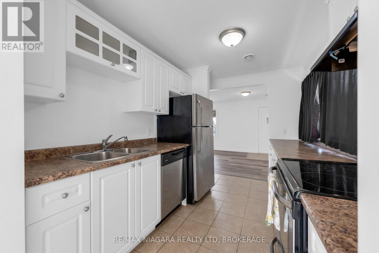 5416 Hamilton Street, Niagara Falls, Ontario  L2E 2W6 - Photo 8 - X13760210