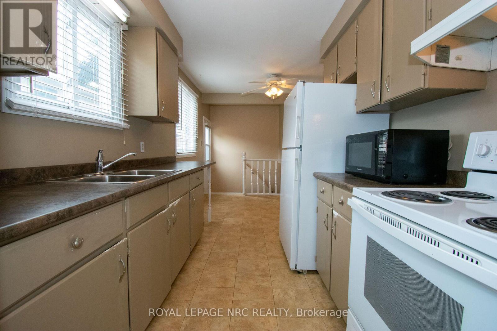 70 Oxford Street, St. Catharines, Ontario  L2P 3T6 - Photo 12 - X13761270