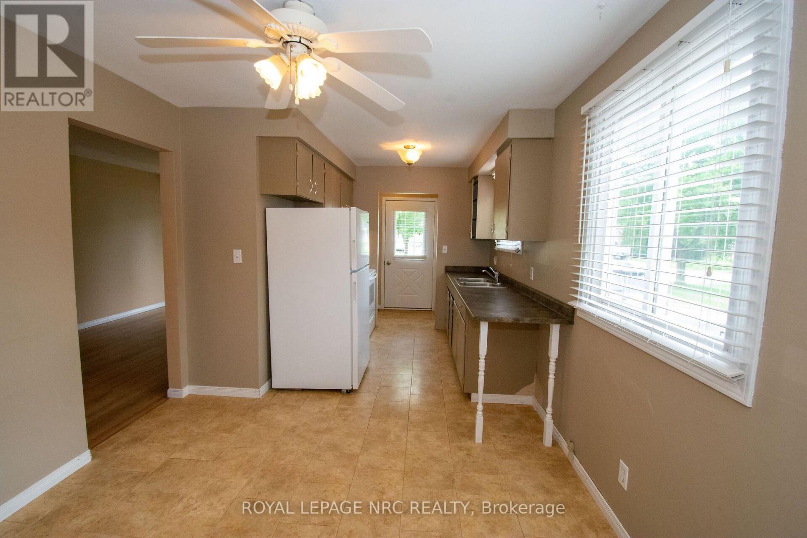 70 Oxford Street, St. Catharines, Ontario  L2P 3T6 - Photo 14 - X13761270