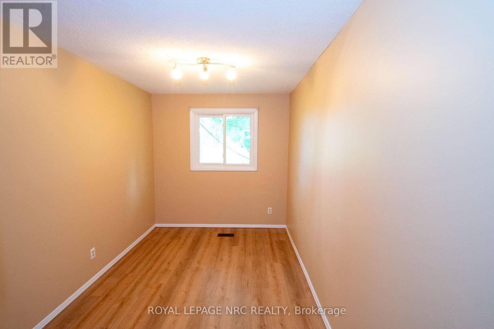 70 Oxford Street, St. Catharines, Ontario  L2P 3T6 - Photo 21 - X13761270
