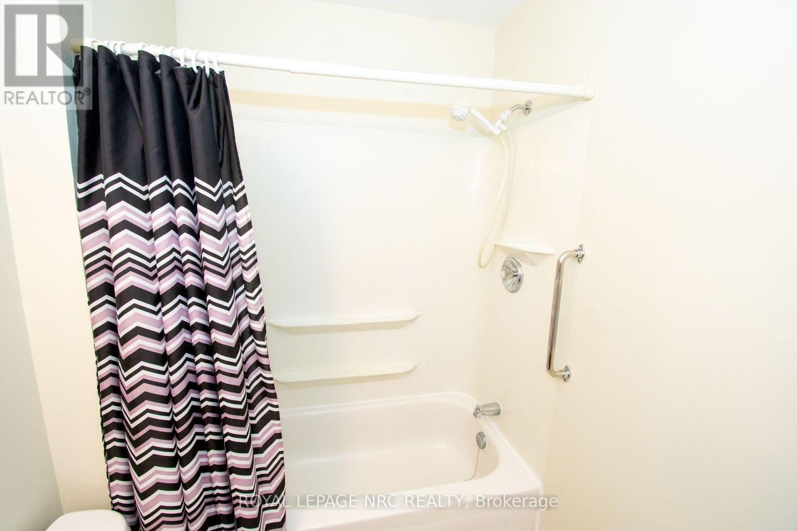 70 Oxford Street, St. Catharines, Ontario  L2P 3T6 - Photo 27 - X13761270