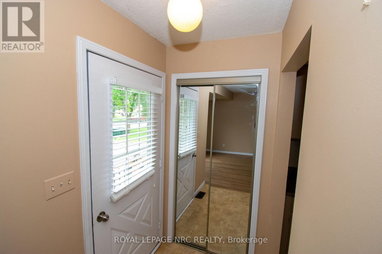 70 Oxford Street, St. Catharines, Ontario  L2P 3T6 - Photo 4 - X13761270