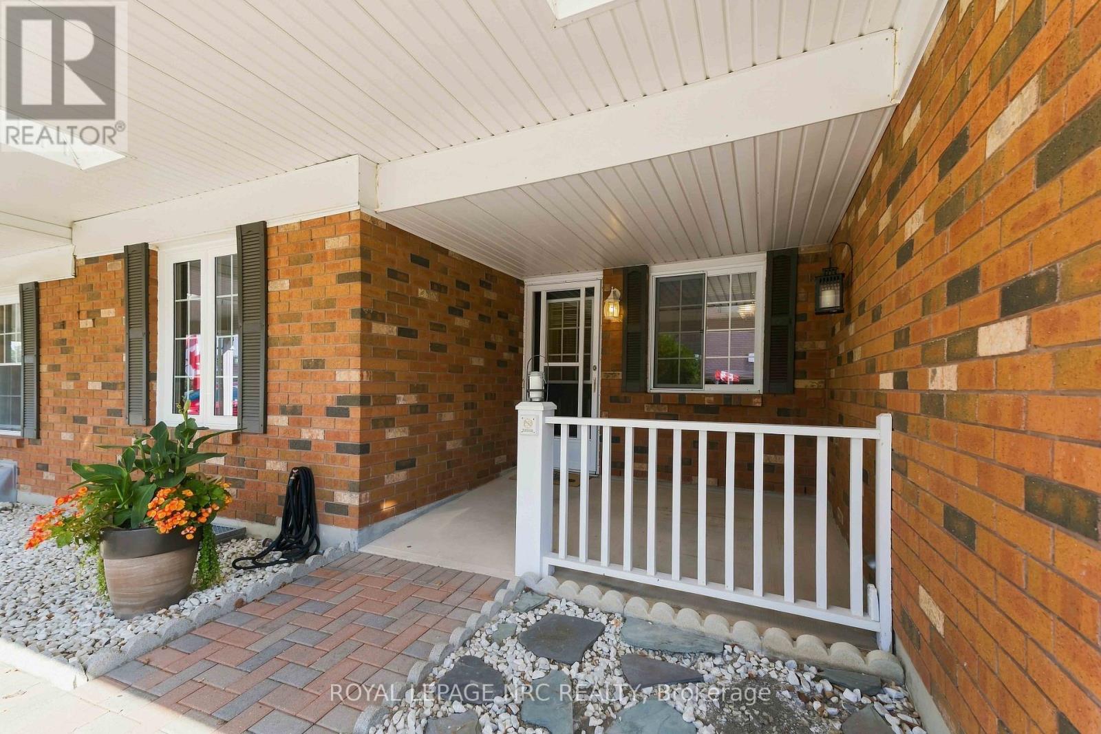 10 - 4107 Butternut Court, Lincoln, Ontario  L0R 2C0 - Photo 2 - X13762526