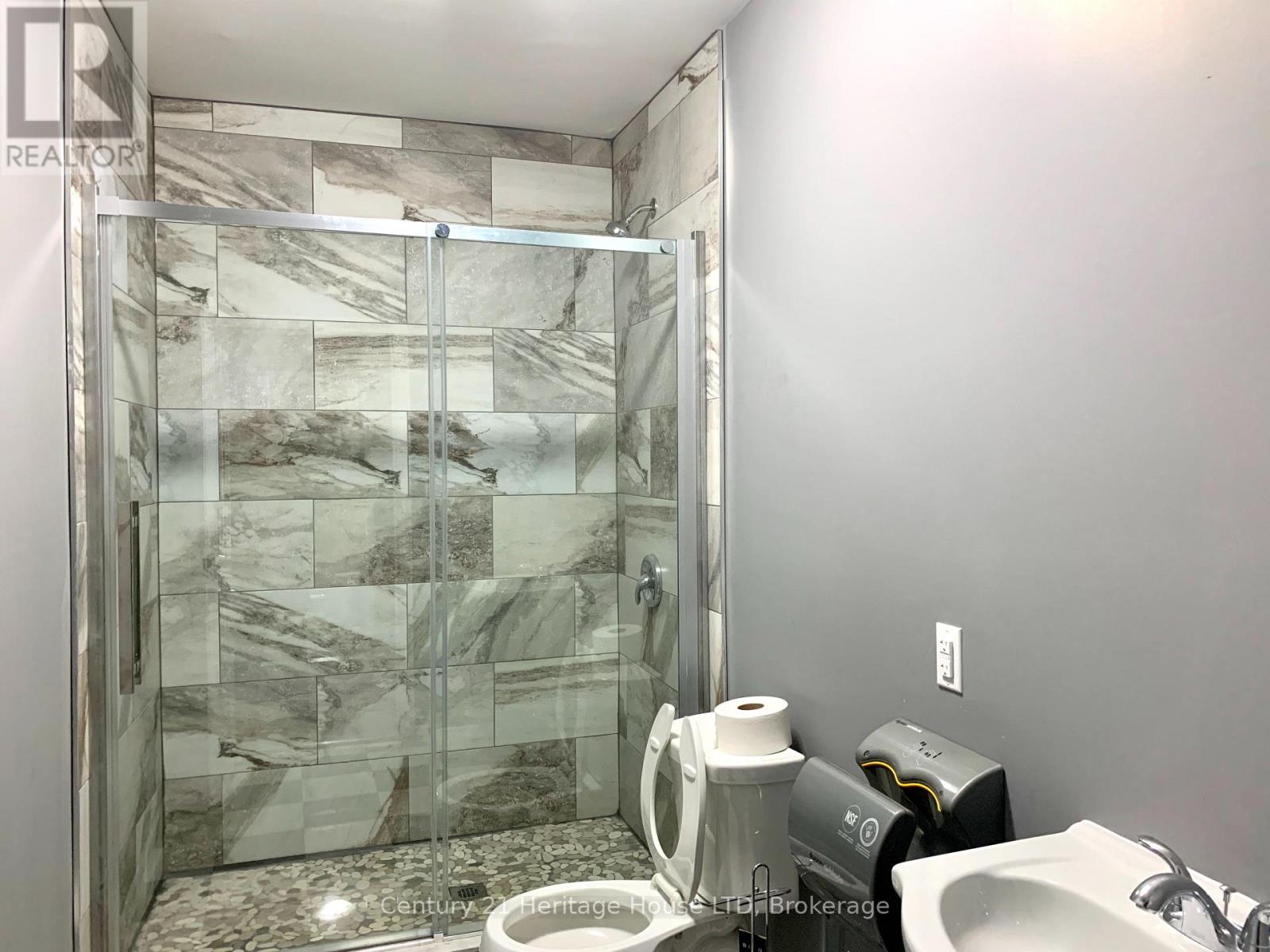 8163 Cummington Square E, Niagara Falls, Ontario  L2G 6W1 - Photo 38 - X13762684