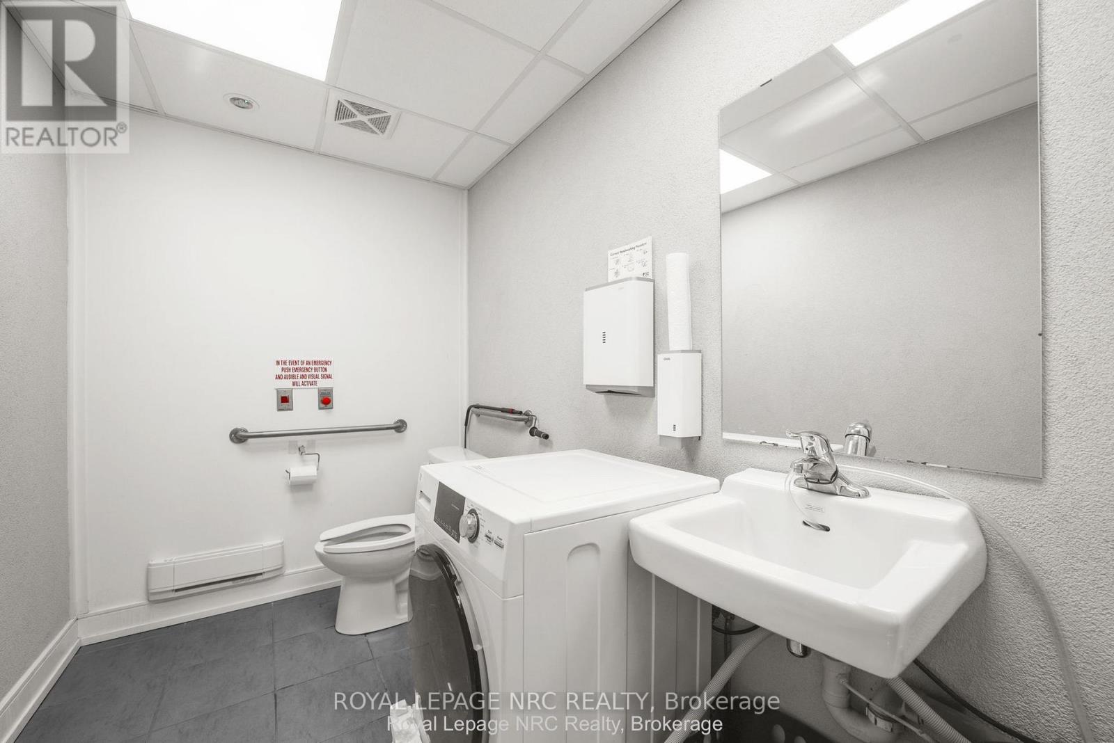 559 Lakeshore Road E, Mississauga, Ontario  L5G 0A8 - Photo 14 - W13763086