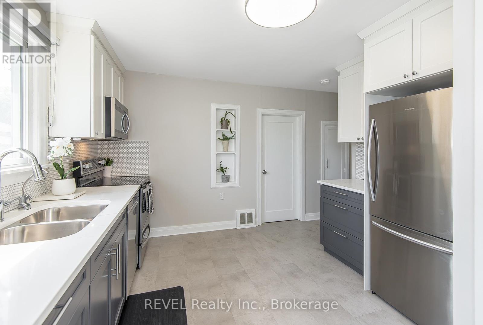 12 Garnet Street, St. Catharines, Ontario  L2M 5E5 - Photo 10 - X13763486