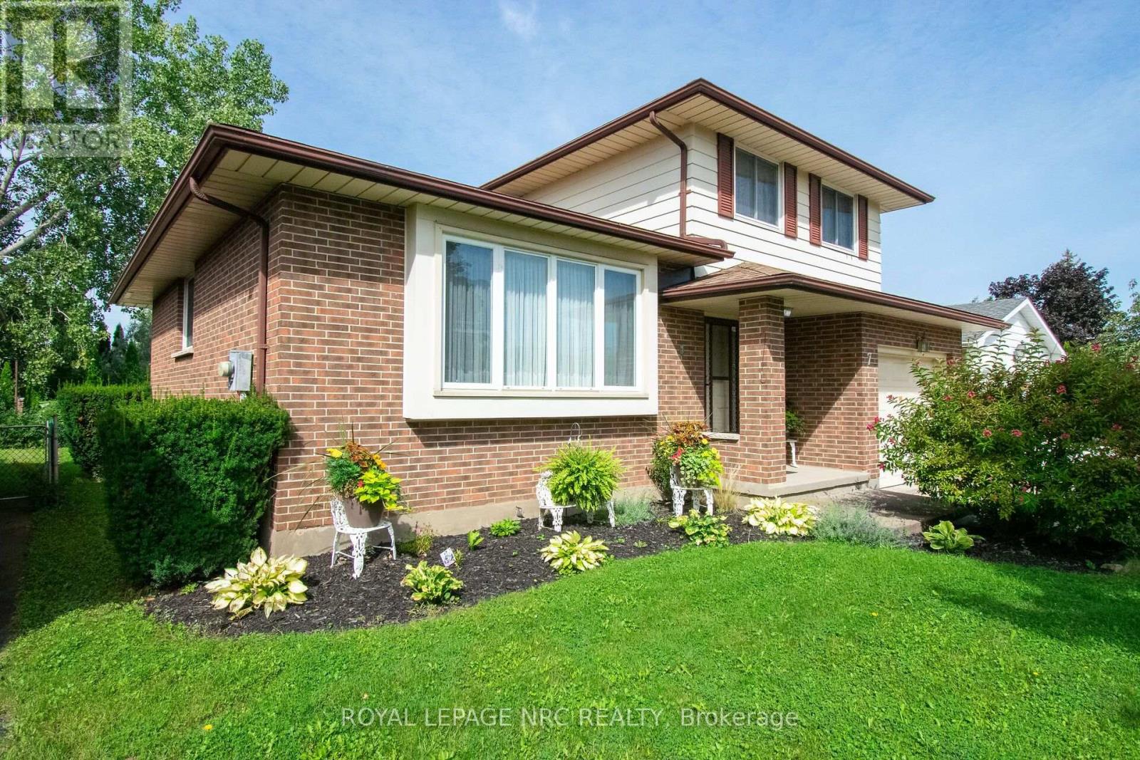 7 Dolly Circle, St. Catharines, Ontario  L2P 3T2 - Photo 2 - X13763752