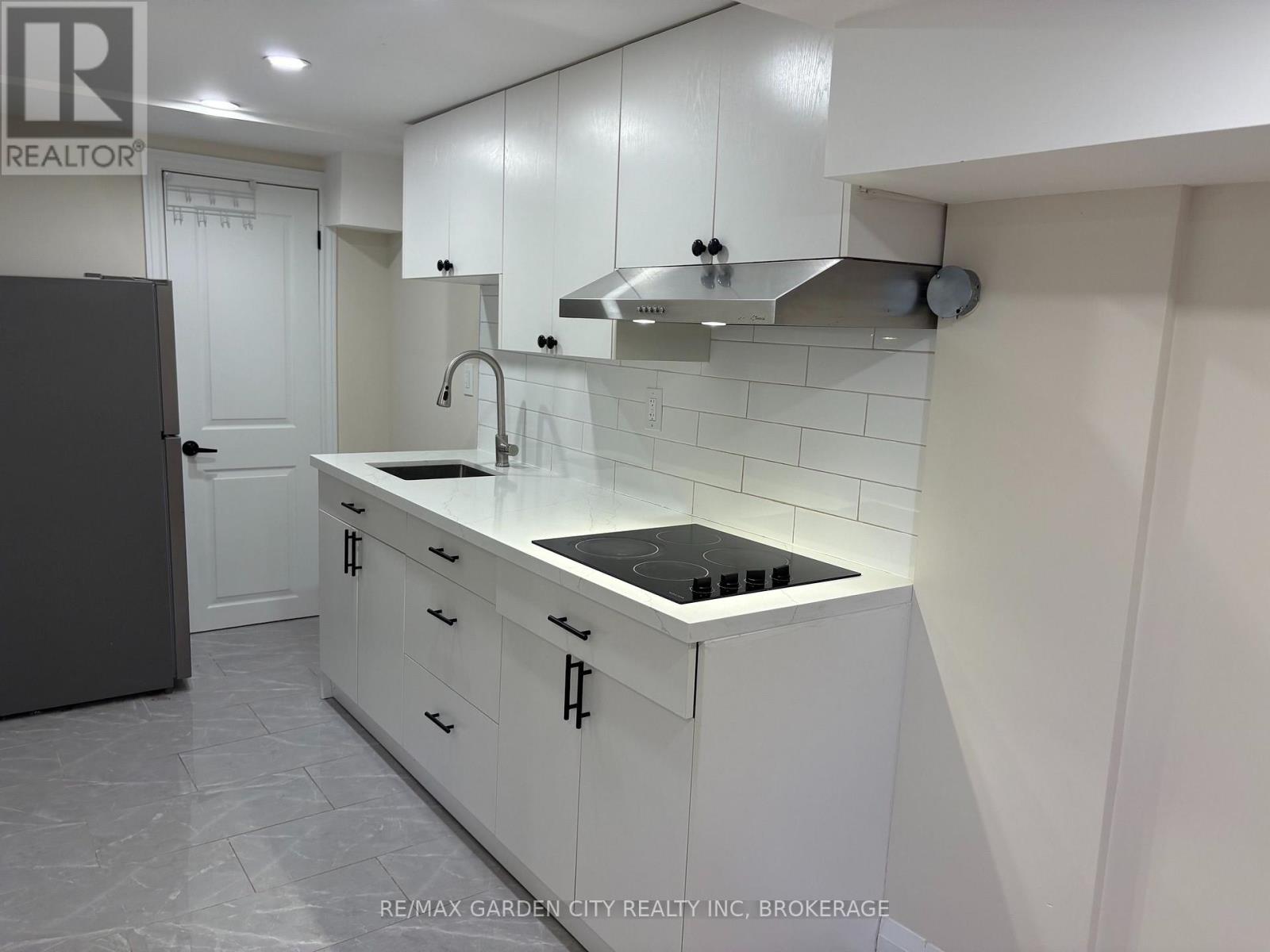 Lwr-1b - 60 Wakelin Terrace, St. Catharines, Ontario  L2M 4K9 - Photo 1 - X13764536
