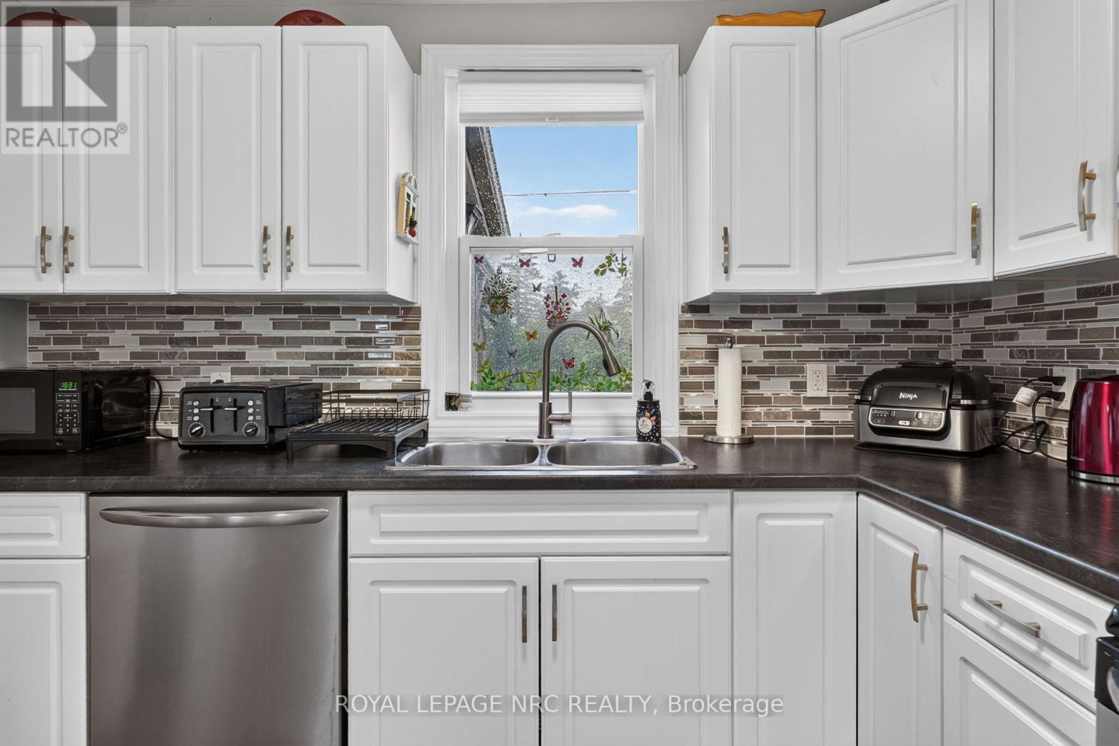 63 Oakwood Street, Port Colborne, Ontario  L3K 5G1 - Photo 11 - X13764882