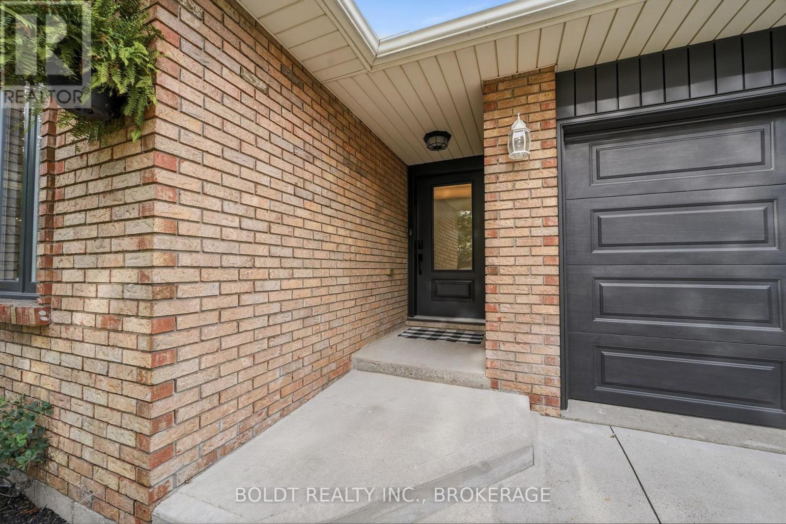 84 Allanbrook Street, Hamilton, Ontario  L8J 1R1 - Photo 5 - X13767056
