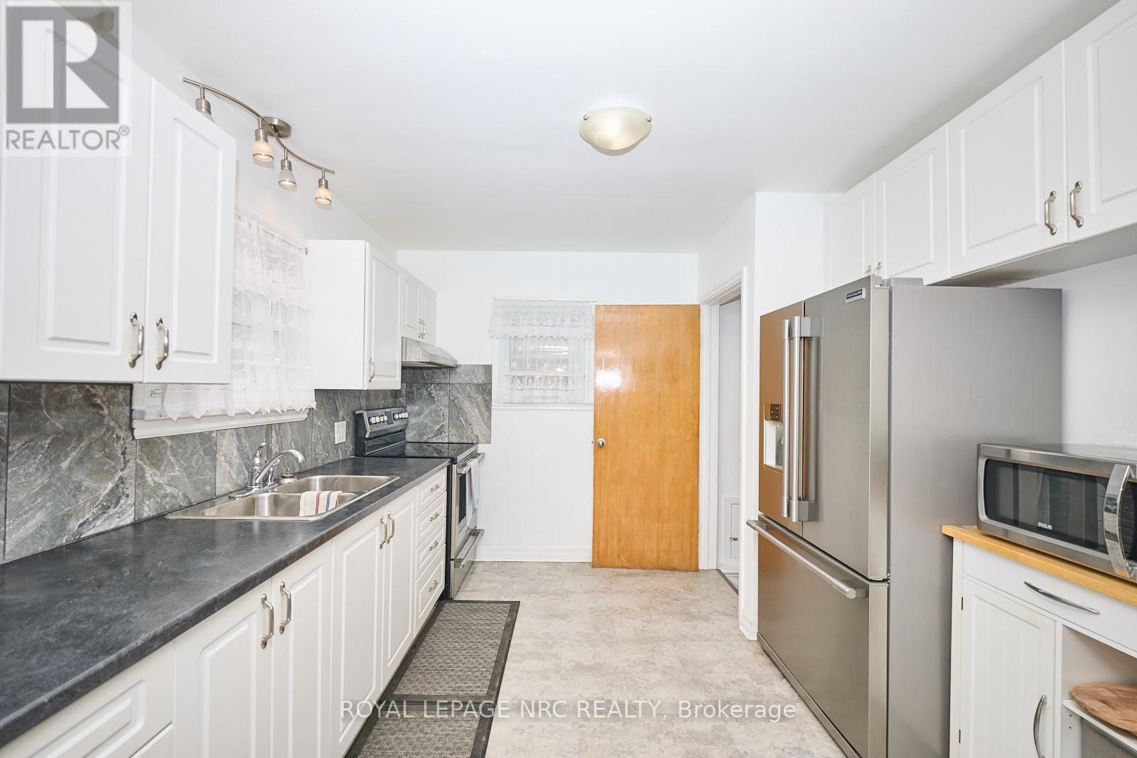 1 Thorndale Avenue, St. Catharines, Ontario  L2R 6A2 - Photo 11 - X13767070