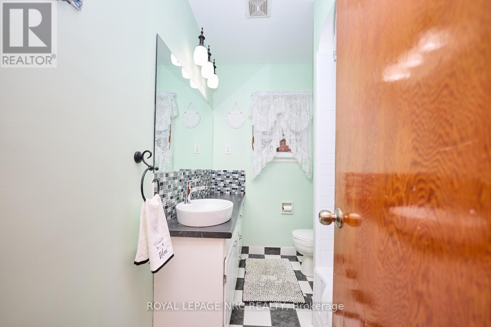 1 Thorndale Avenue, St. Catharines, Ontario  L2R 6A2 - Photo 16 - X13767070