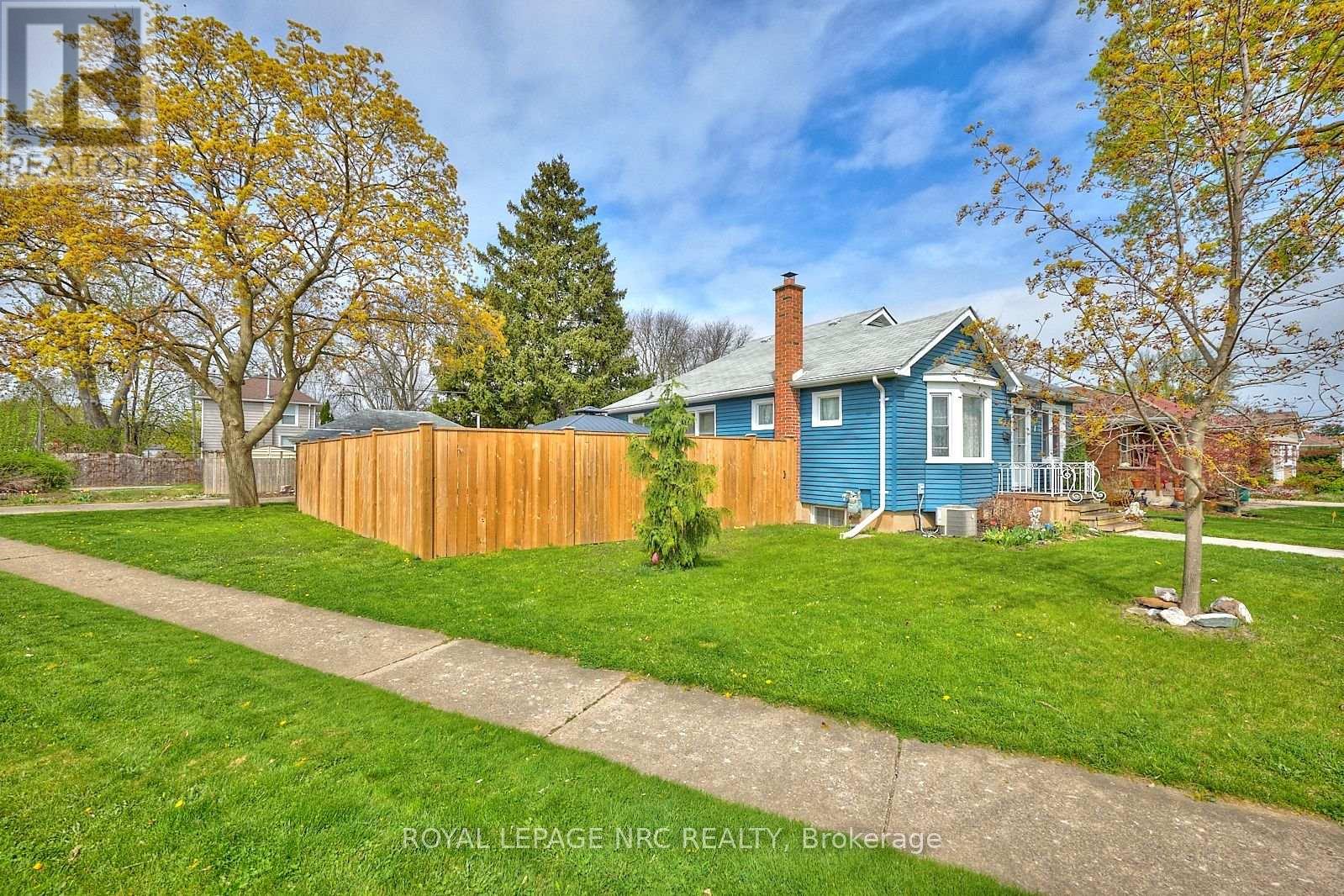 1 Thorndale Avenue, St. Catharines, Ontario  L2R 6A2 - Photo 2 - X13767070