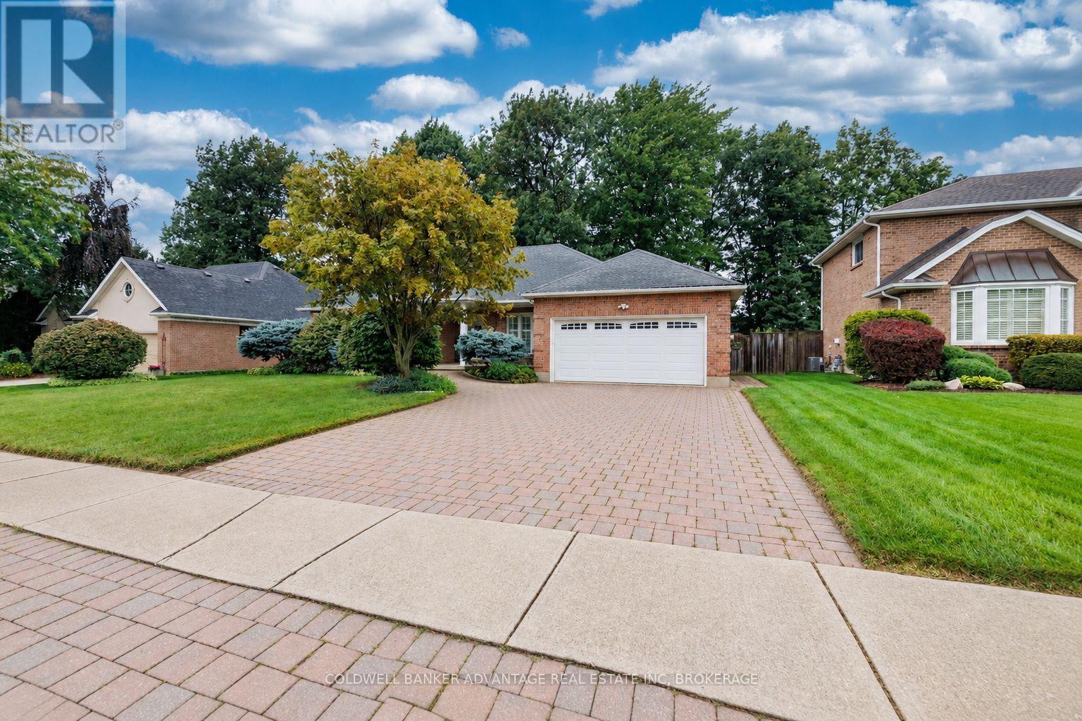 8165 Mount Olive Crescent, Niagara Falls, Ontario  L2H 2Y9 - Photo 2 - X13767120