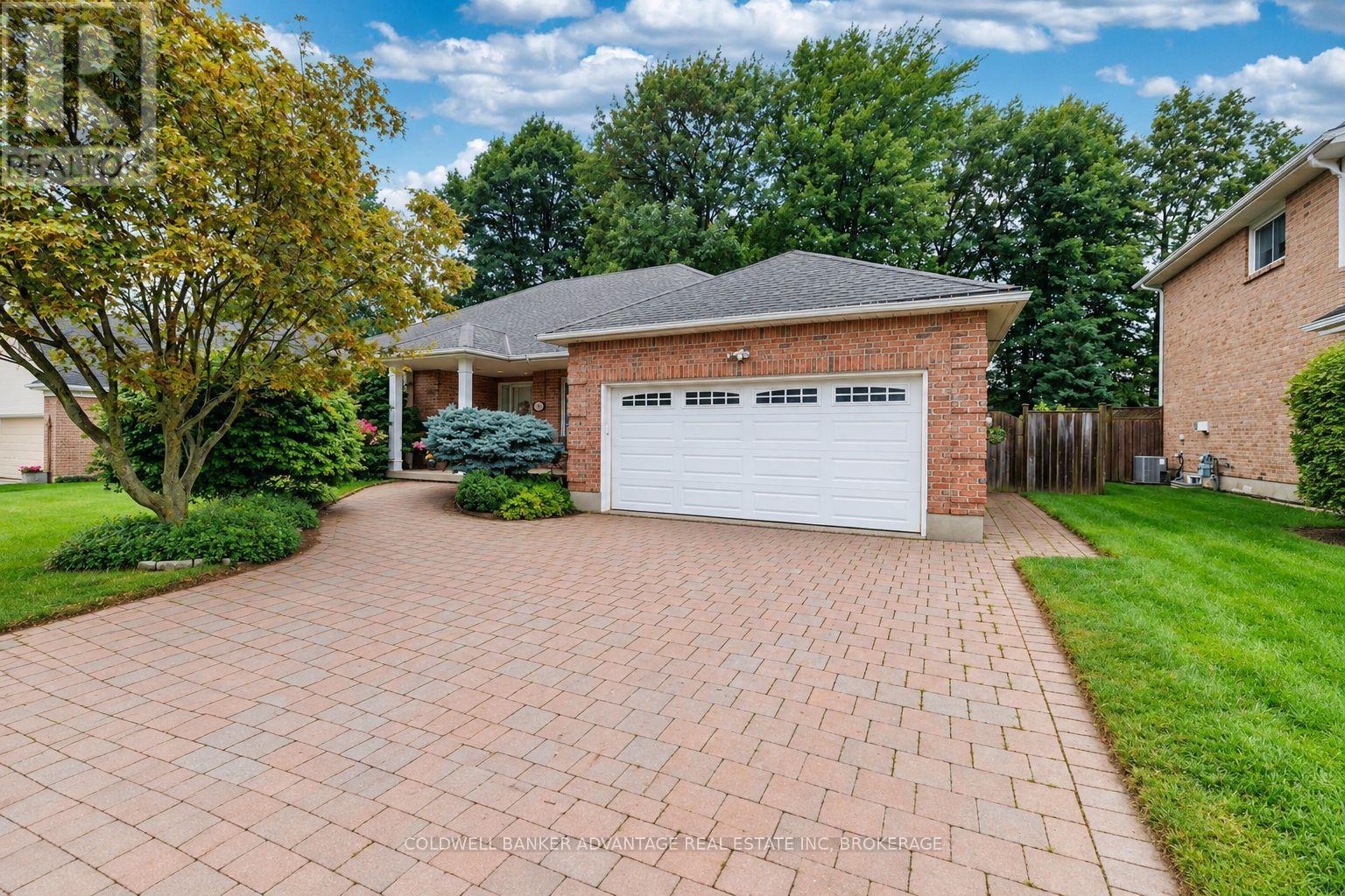 8165 Mount Olive Crescent, Niagara Falls, Ontario  L2H 2Y9 - Photo 3 - X13767120