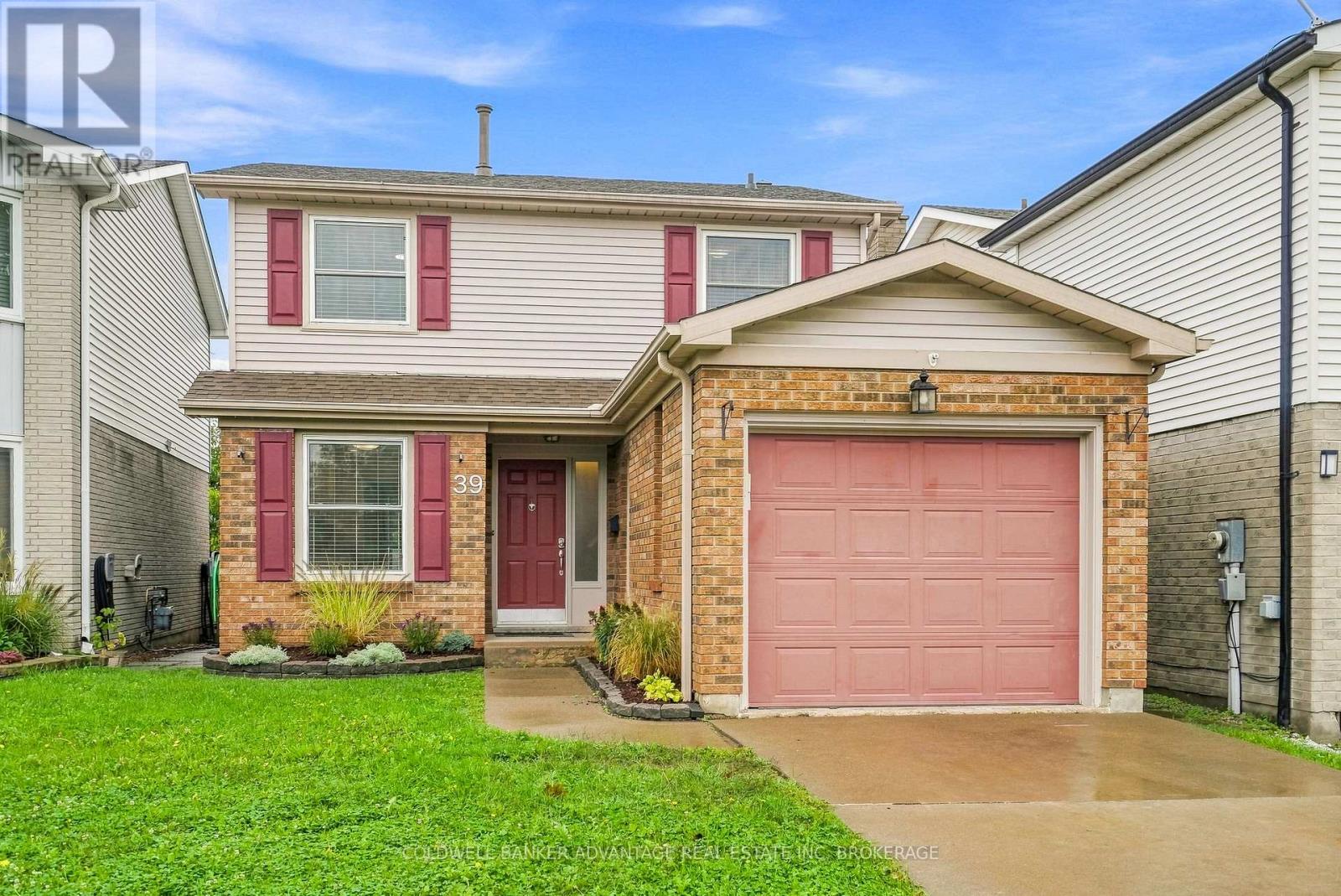 39 Dundee Drive, St. Catharines, Ontario  L2P 3S9 - Photo 1 - X13767402