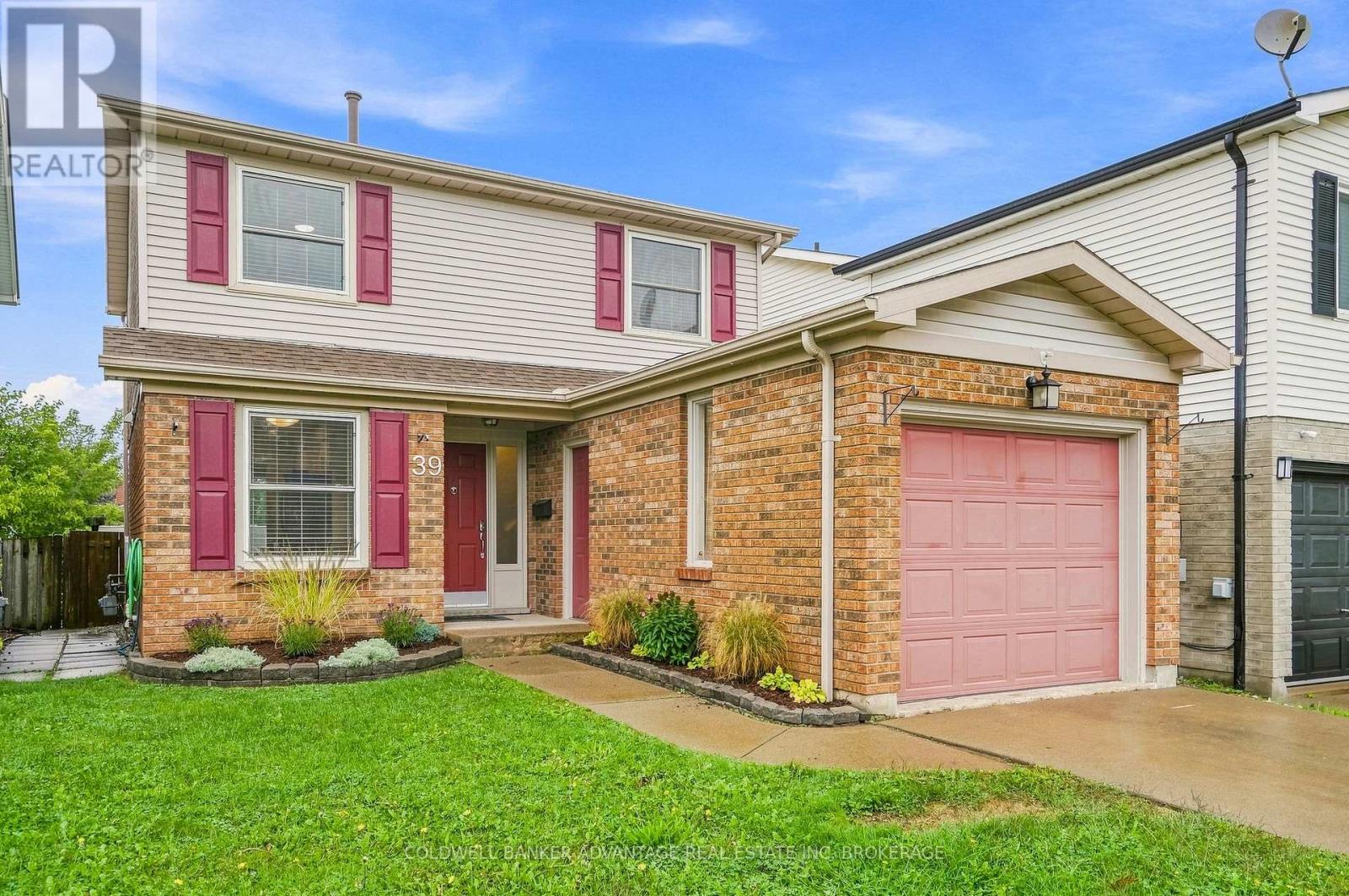 39 Dundee Drive, St. Catharines, Ontario  L2P 3S9 - Photo 2 - X13767402