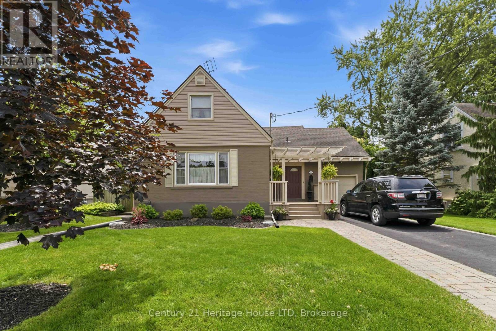 25 Glenview Avenue, Welland, Ontario  L3C 4K2 - Photo 1 - X13767876