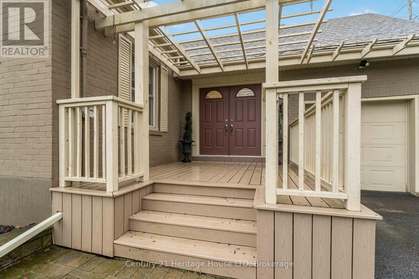 25 Glenview Avenue, Welland, Ontario  L3C 4K2 - Photo 2 - X13767876