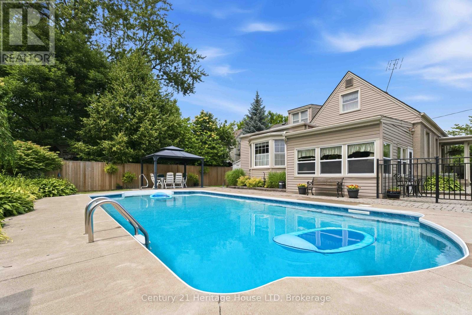 25 Glenview Avenue, Welland, Ontario  L3C 4K2 - Photo 3 - X13767876