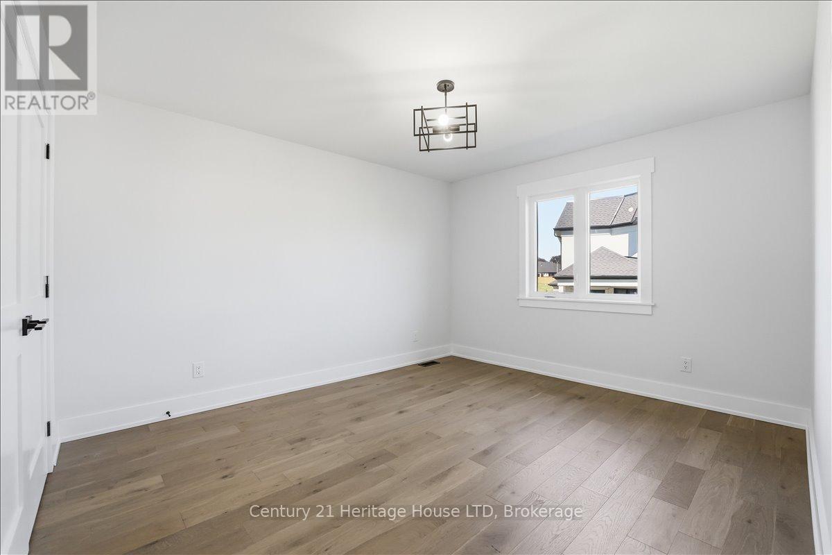 2476 Colangelo Drive, Niagara Falls, Ontario  L2J 0A1 - Photo 30 - X13767882