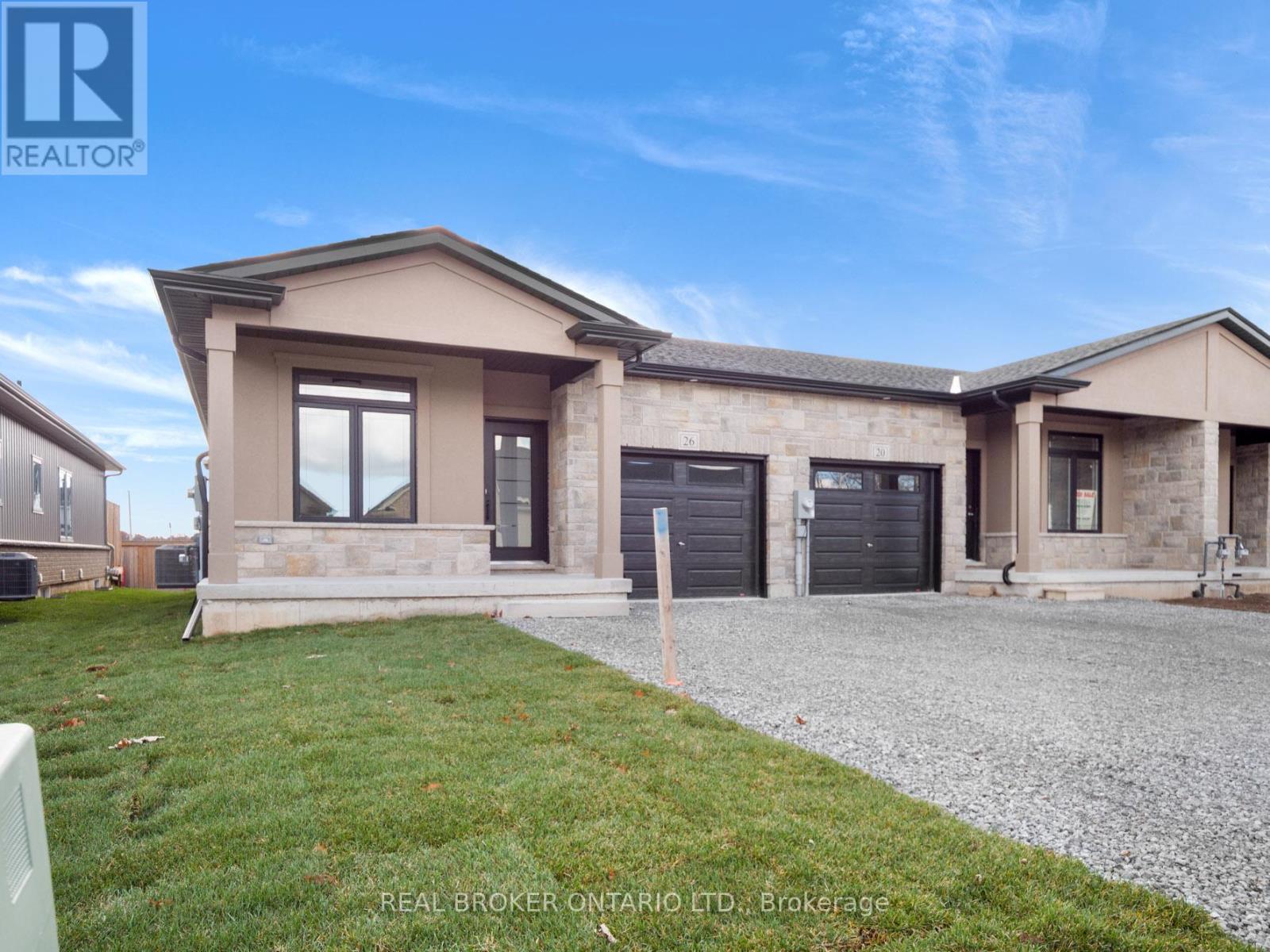 26 Austin Drive, Welland, Ontario  L3C 0J8 - Photo 1 - X13768248