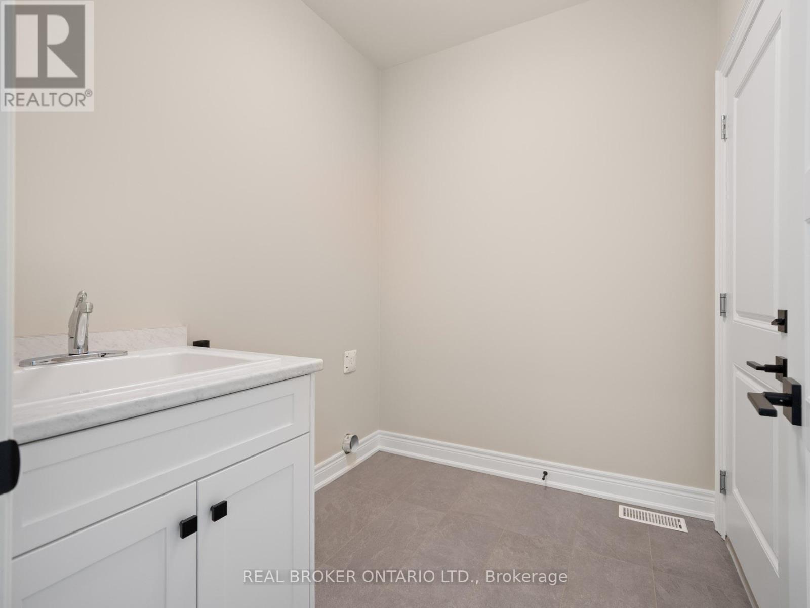 26 Austin Drive, Welland, Ontario  L3C 0J8 - Photo 8 - X13768248
