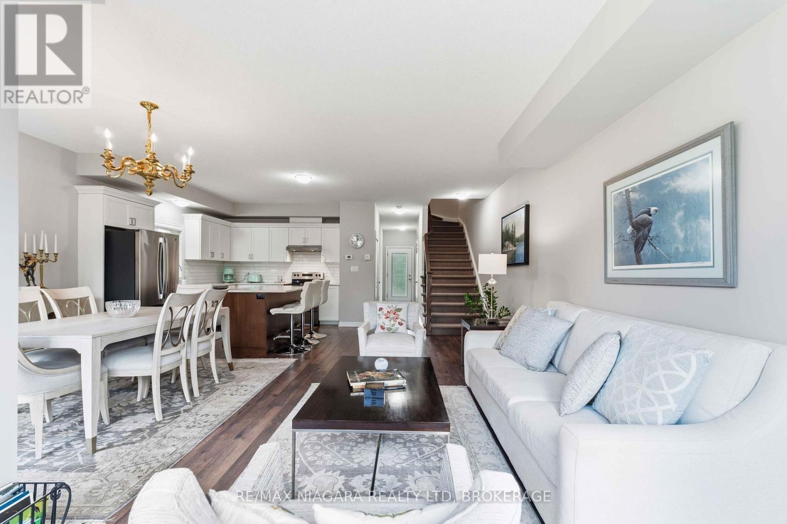 23b Bloomfield Avenue, St. Catharines, Ontario  L2P 1W8 - Photo 2 - X13768948